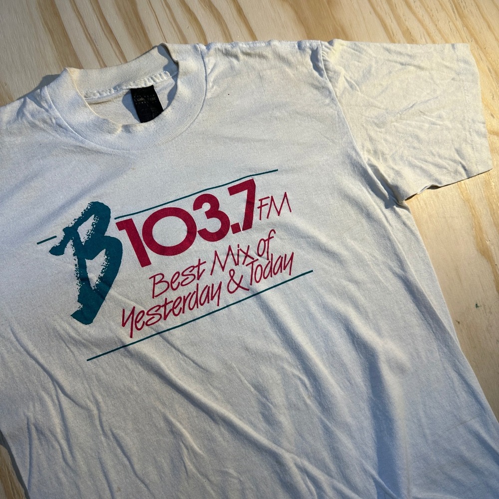 Vintage B103.7 FM Radio Station T Shirt White Single Stitch Center Star Large